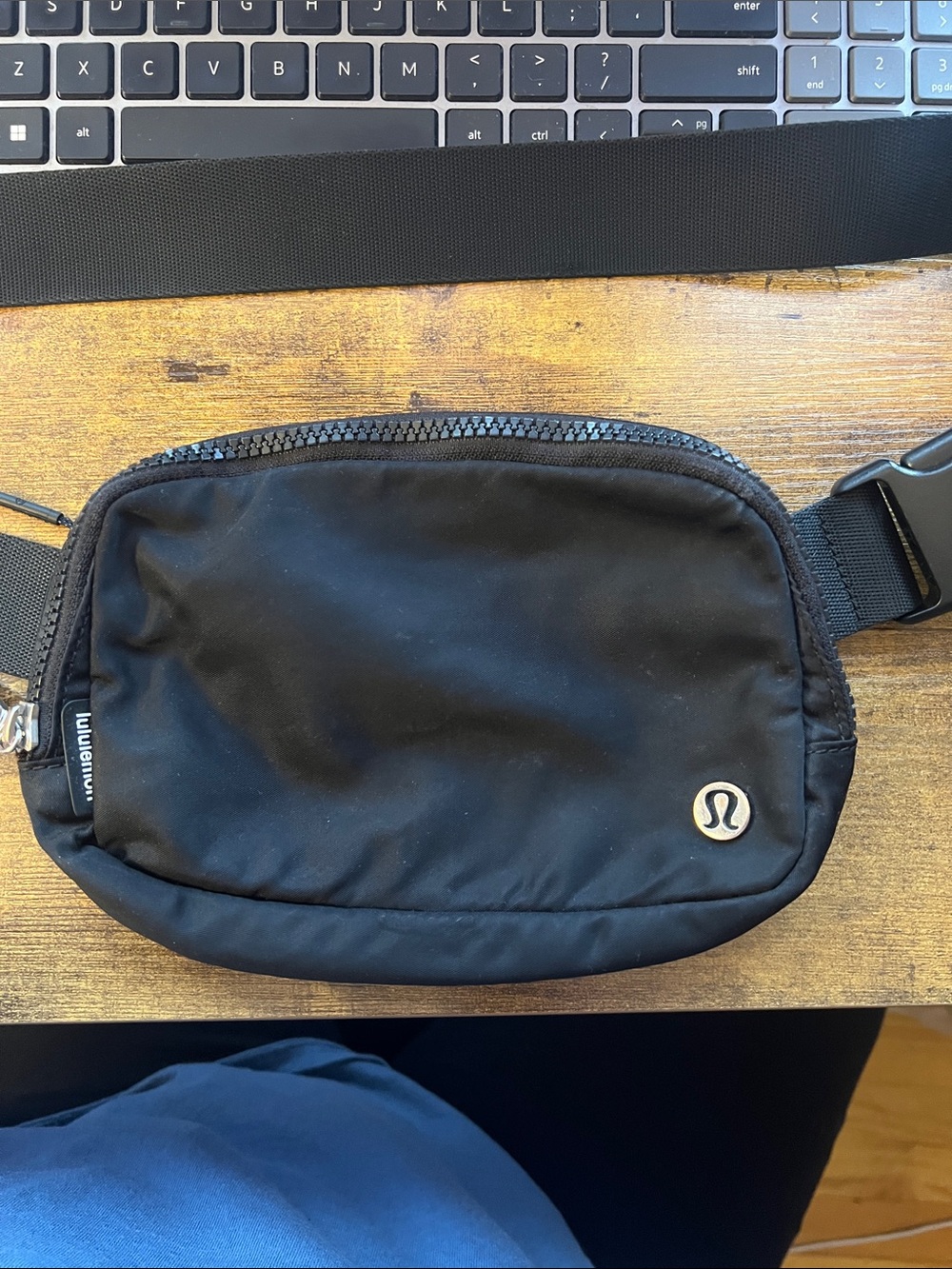 lululemon athletica Black Compact Belt Bag